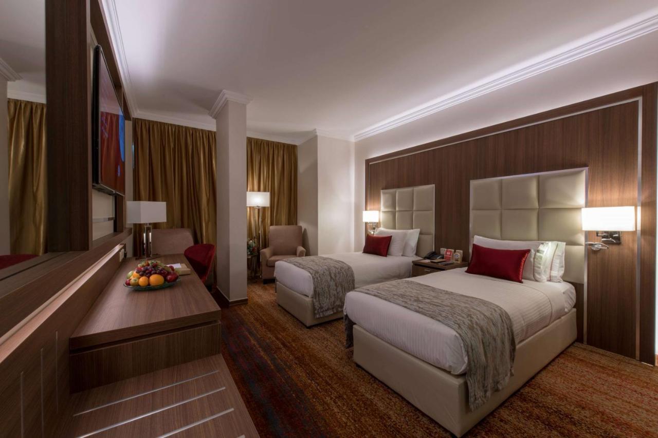 Hotel Ramada By Wyndham Continental Džidda Exteriér fotografie